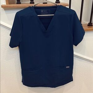 Women’s Figs Casma Deep Reef Scrub Top Size L